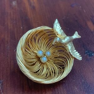 Vintage Gold Tone Bird with Faux Pearl Eggs in Open Weave Bird's Nest Brooch